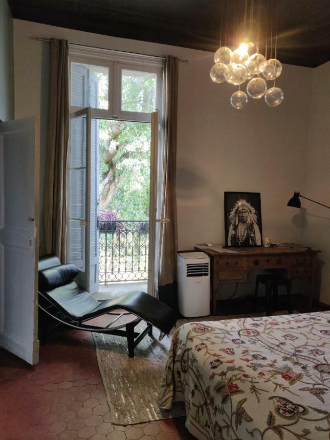En Ville Et Sous Les Arbres Montpellier Ngoại thất bức ảnh